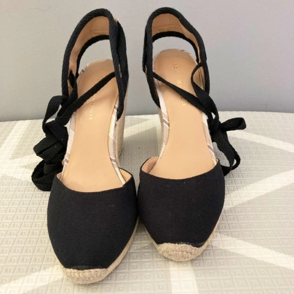 🎉SOLD🎉Black wedges